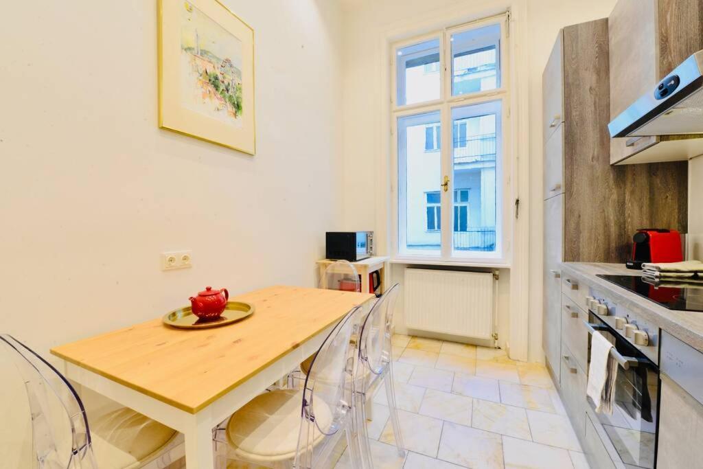 Beautiful Viennese Flat In The Centre Appartement